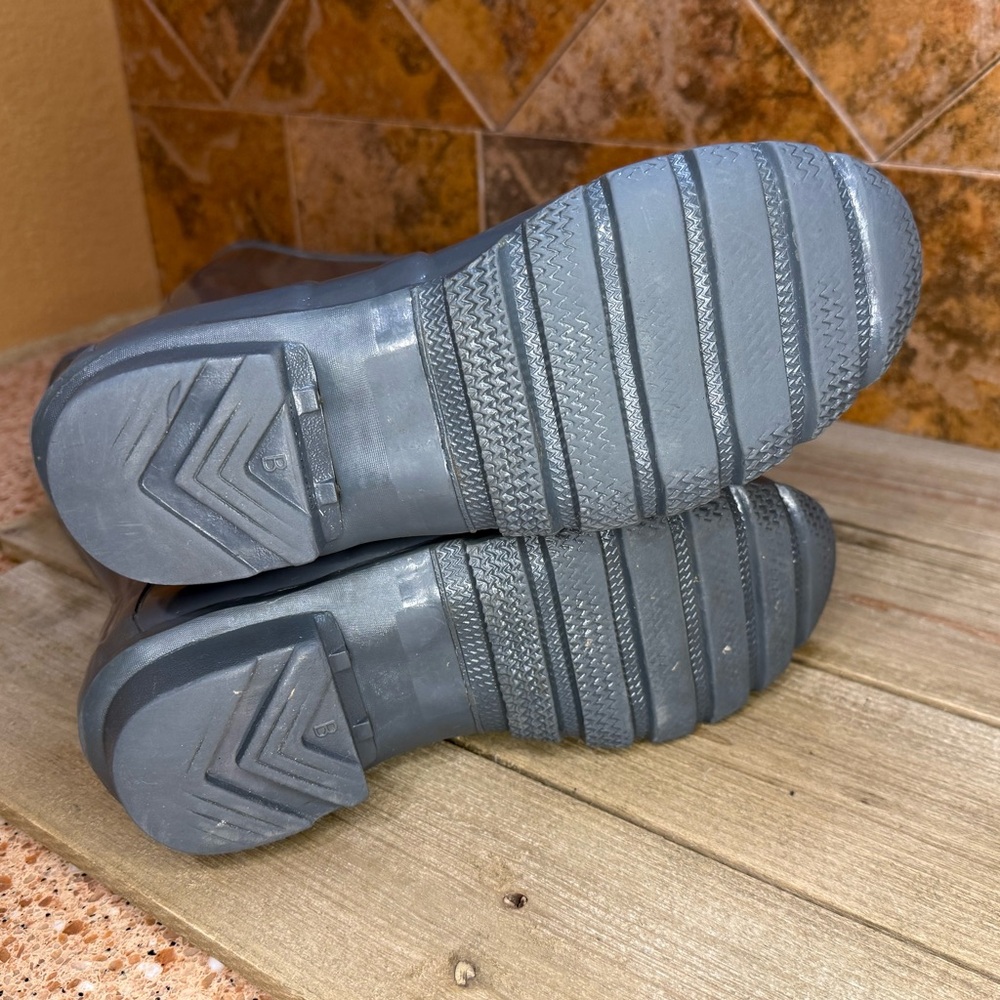 Hunter Tall Gray Rain Boots - Picture 6 of 6